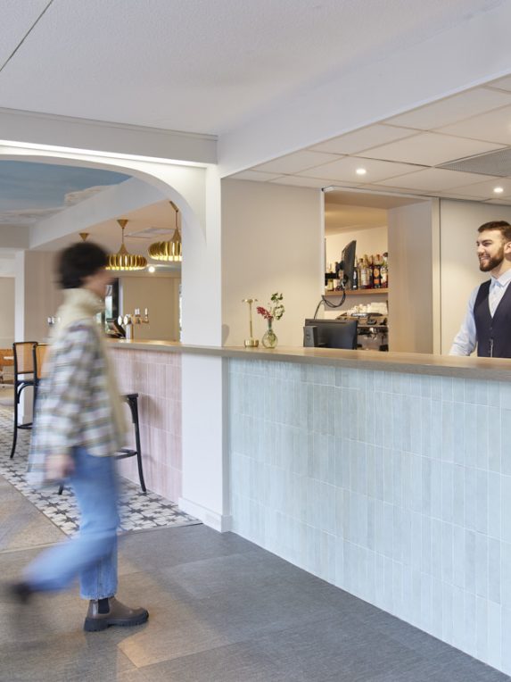 Réception de l’hôtel Isidore du groupe Soniho à Nice